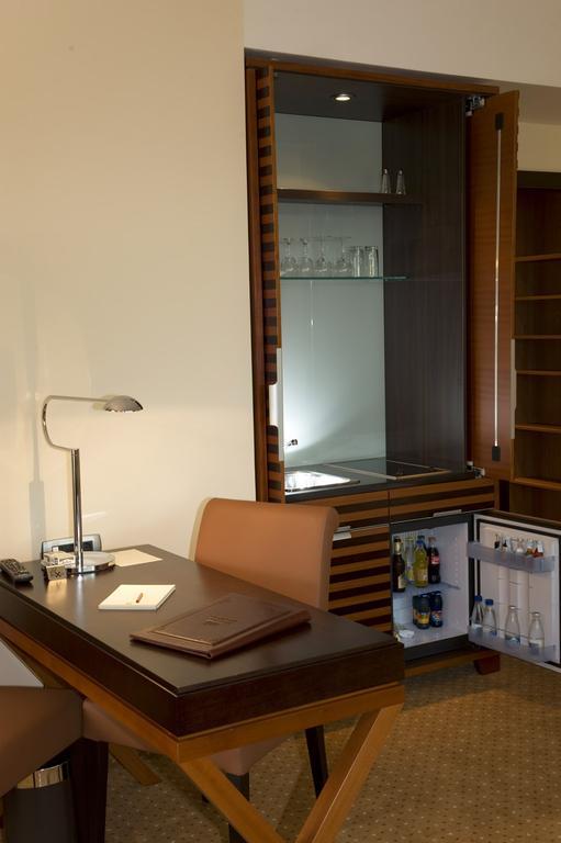 Aparthotel Premier Podgorica Ruang foto
