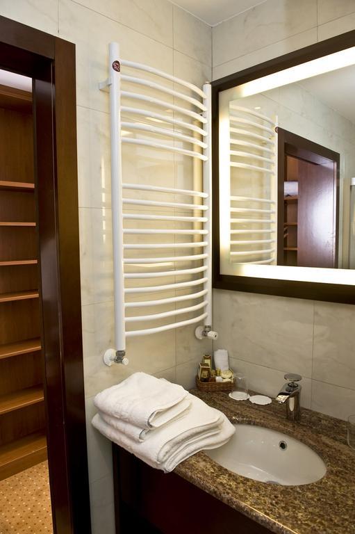Aparthotel Premier Podgorica Ruang foto